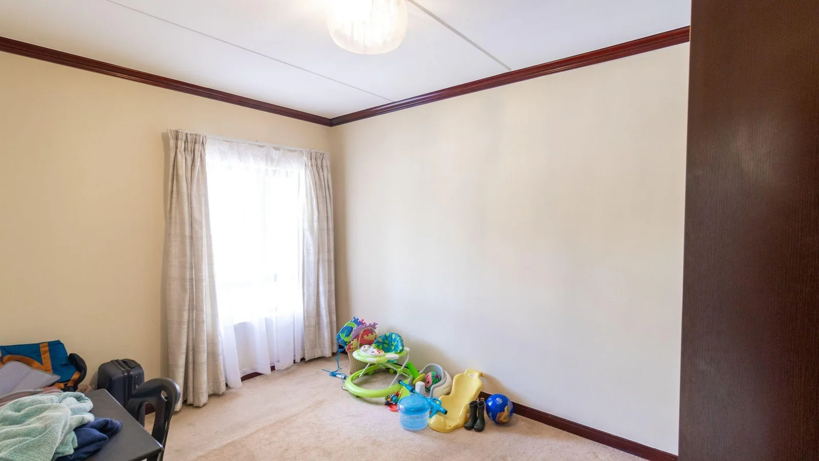 Spacious Apartment For Sale in Summerset, Midrand