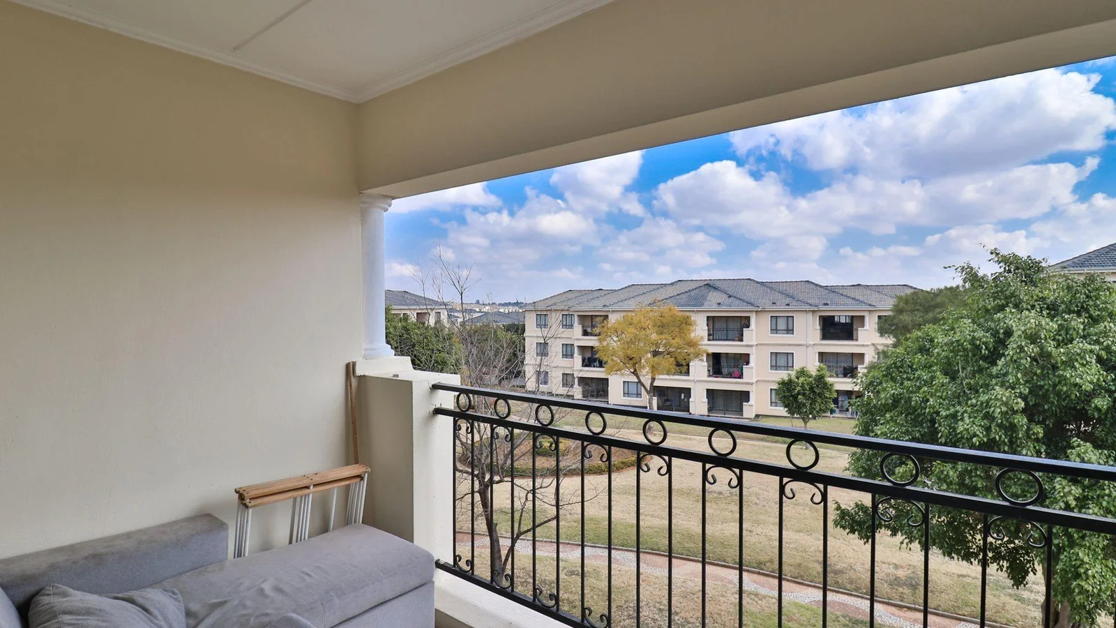 Spacious Apartment For Sale in Summerset, Midrand