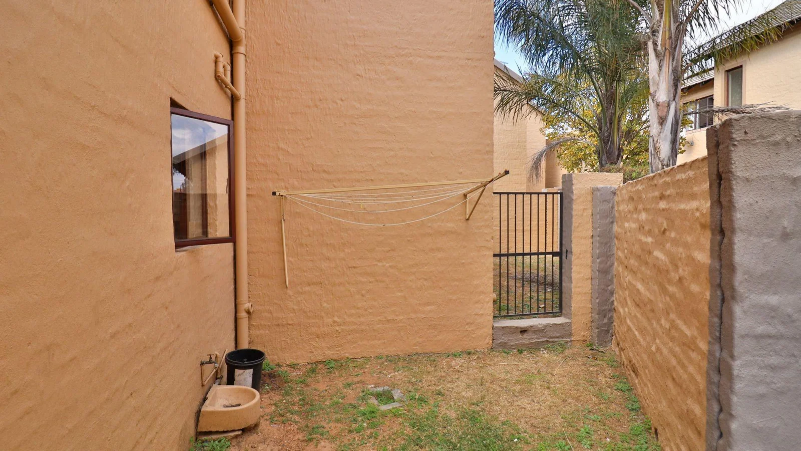 Duplex For Sale in Summerset