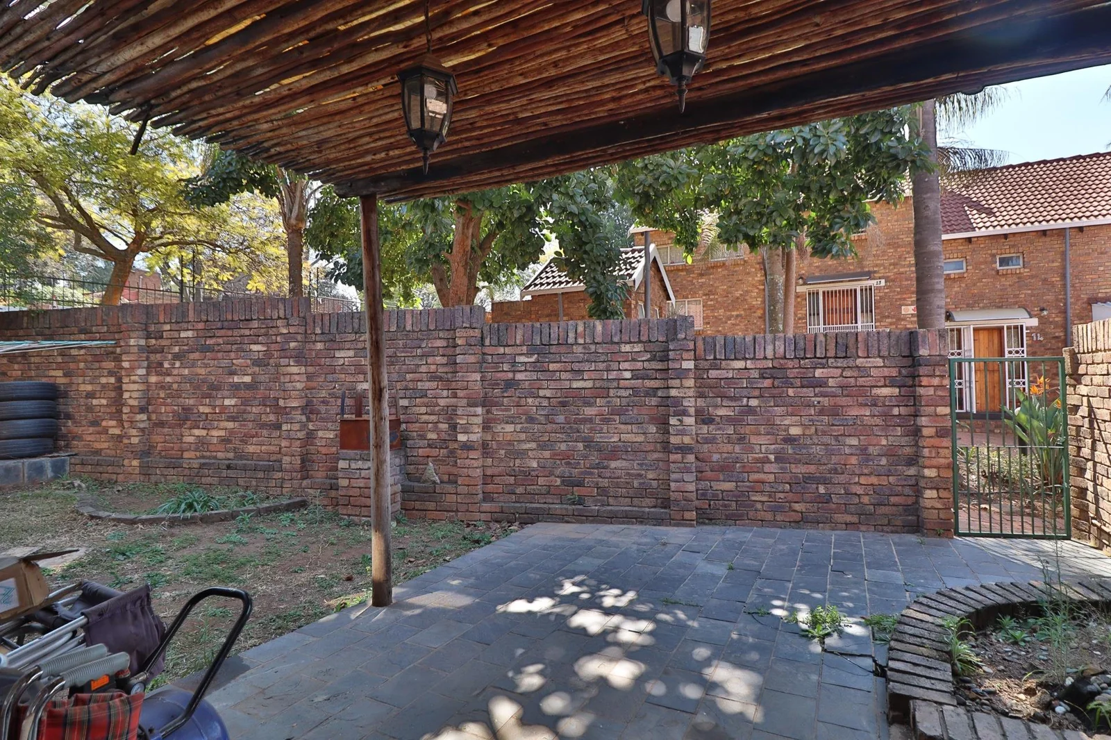 NEW LISTING INSIDE SMALL COMPLEX!