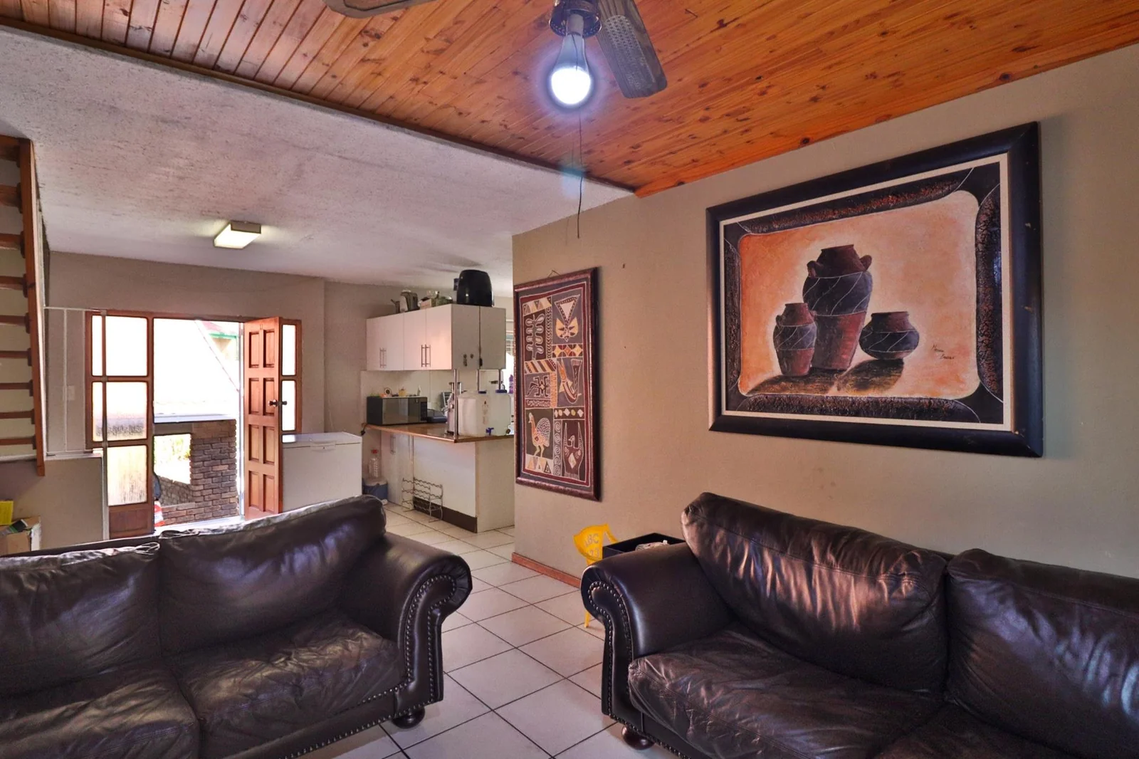 NEW LISTING INSIDE SMALL COMPLEX!