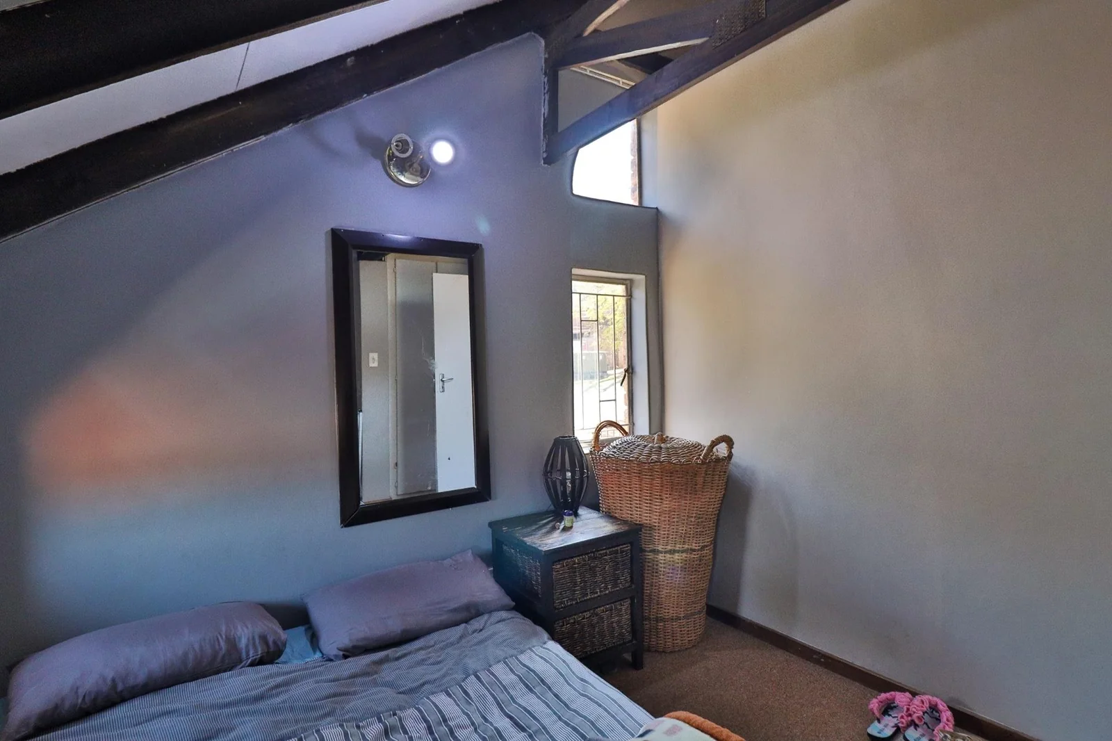 NEW LISTING INSIDE SMALL COMPLEX!