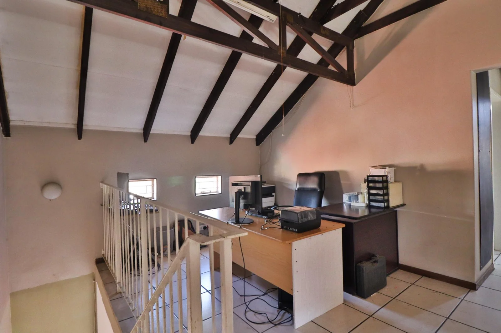 NEW LISTING INSIDE SMALL COMPLEX!