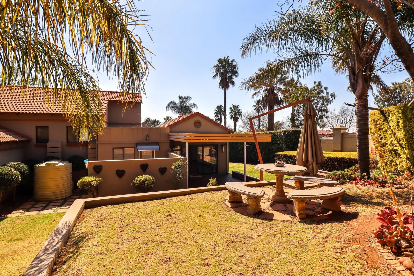 FOR THE ENTERTAINER ..... IT'S ALL HERE!