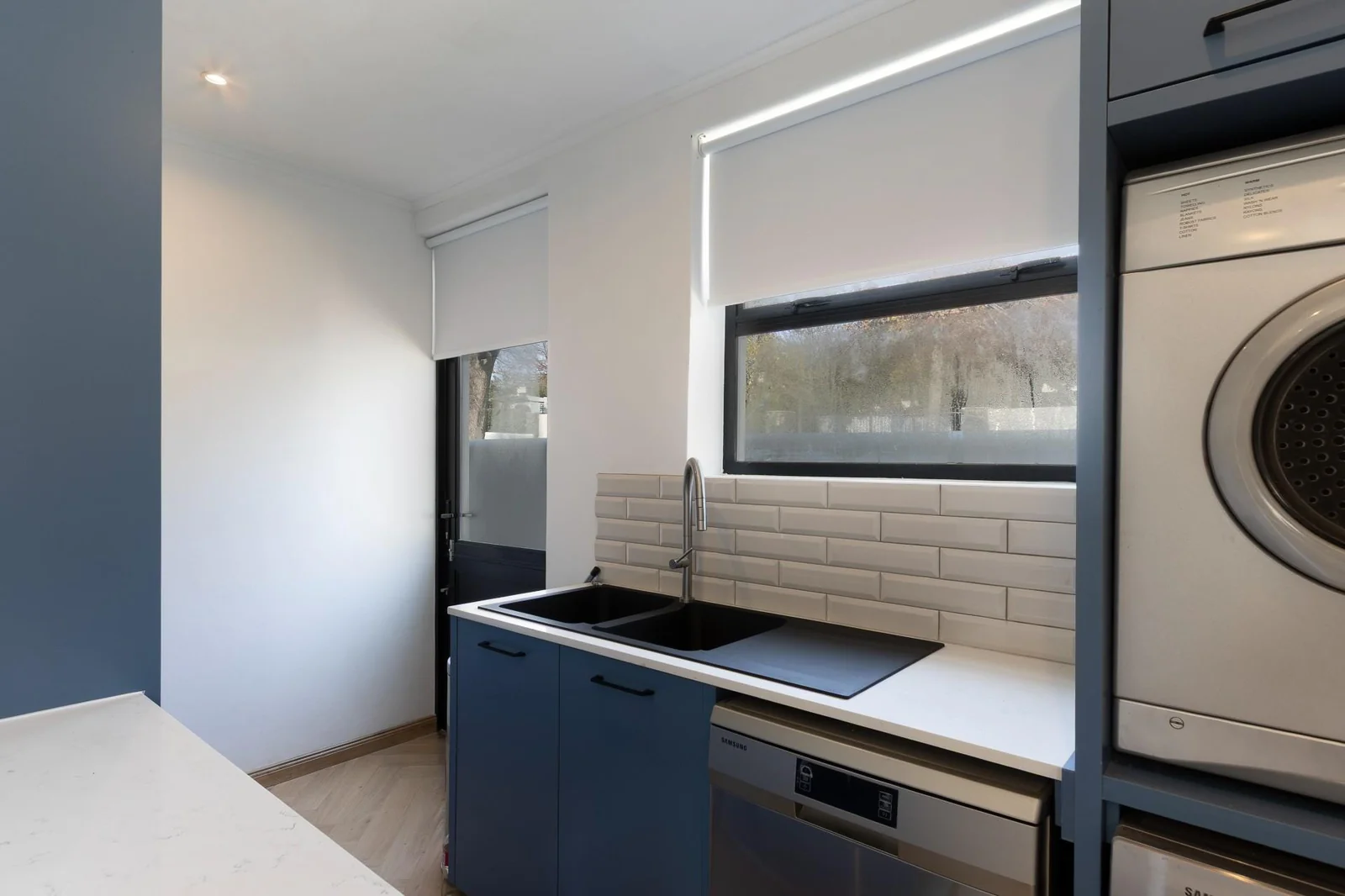 FAMILY HOME WITH MAGNIFICENT VIEWS IN KINGSVIEW ESTATE