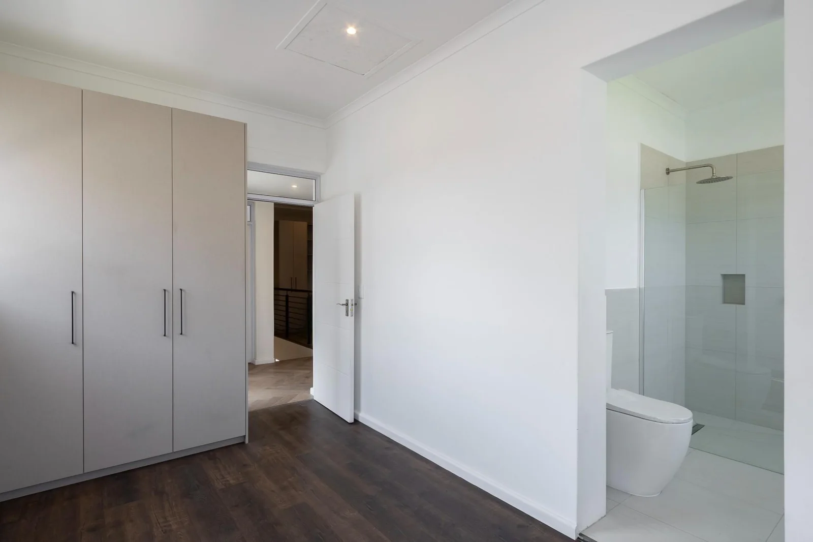 FAMILY HOME WITH MAGNIFICENT VIEWS IN KINGSVIEW ESTATE