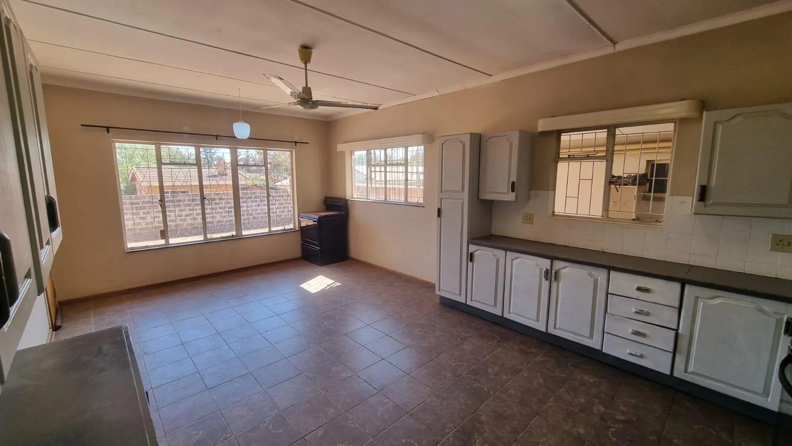 Charming 3 bedroom house with flatlet for Sale