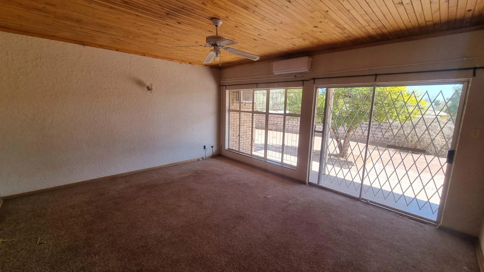 Charming 3 bedroom house with flatlet for Sale