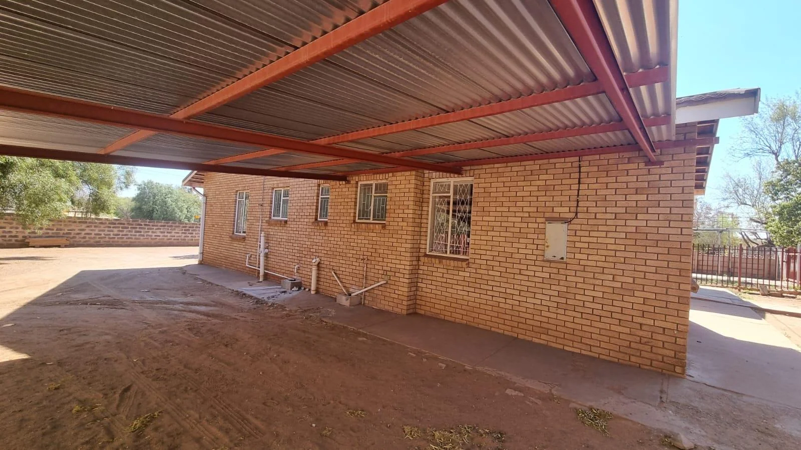 Charming 3 bedroom house with flatlet for Sale