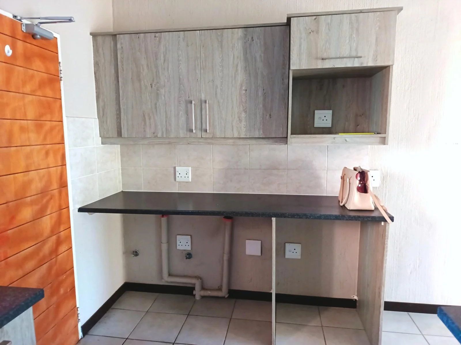 Spacious 2 bedroom , 2 bathroom,  Light-Filled Apartment with En-Suite and private Balcony for R8 500 pm