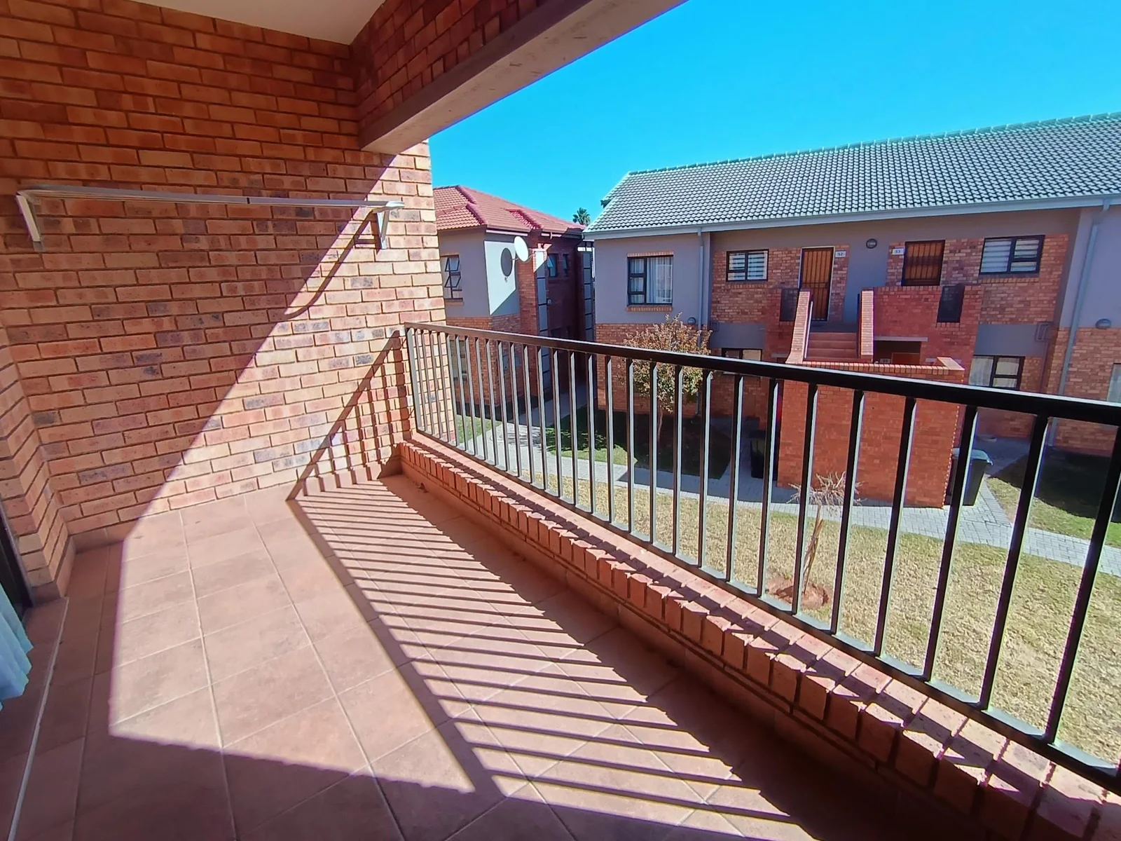 Spacious 2 bedroom , 2 bathroom,  Light-Filled Apartment with En-Suite and private Balcony for R8 500 pm