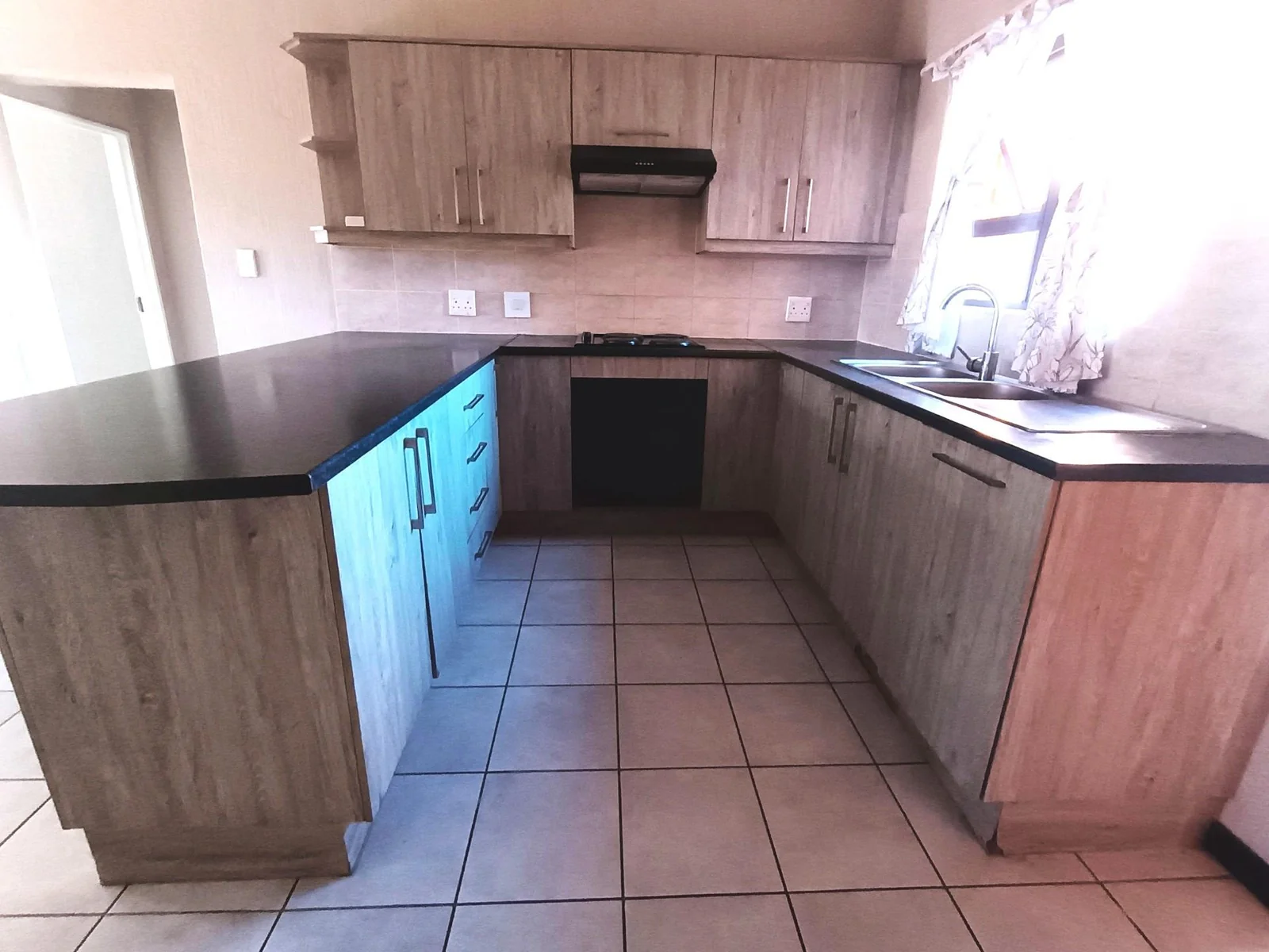 Spacious 2 bedroom , 2 bathroom,  Light-Filled Apartment with En-Suite and private Balcony for R8 500 pm