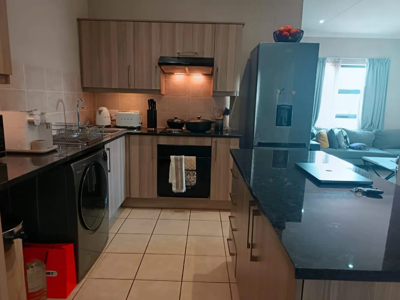 2 Bedroom, Modern, sunlit corner unit apartment in Wilgeheuwel. (Taking offers from R735 000) <br/><br/>Corner unit with views and loads of sunlight.