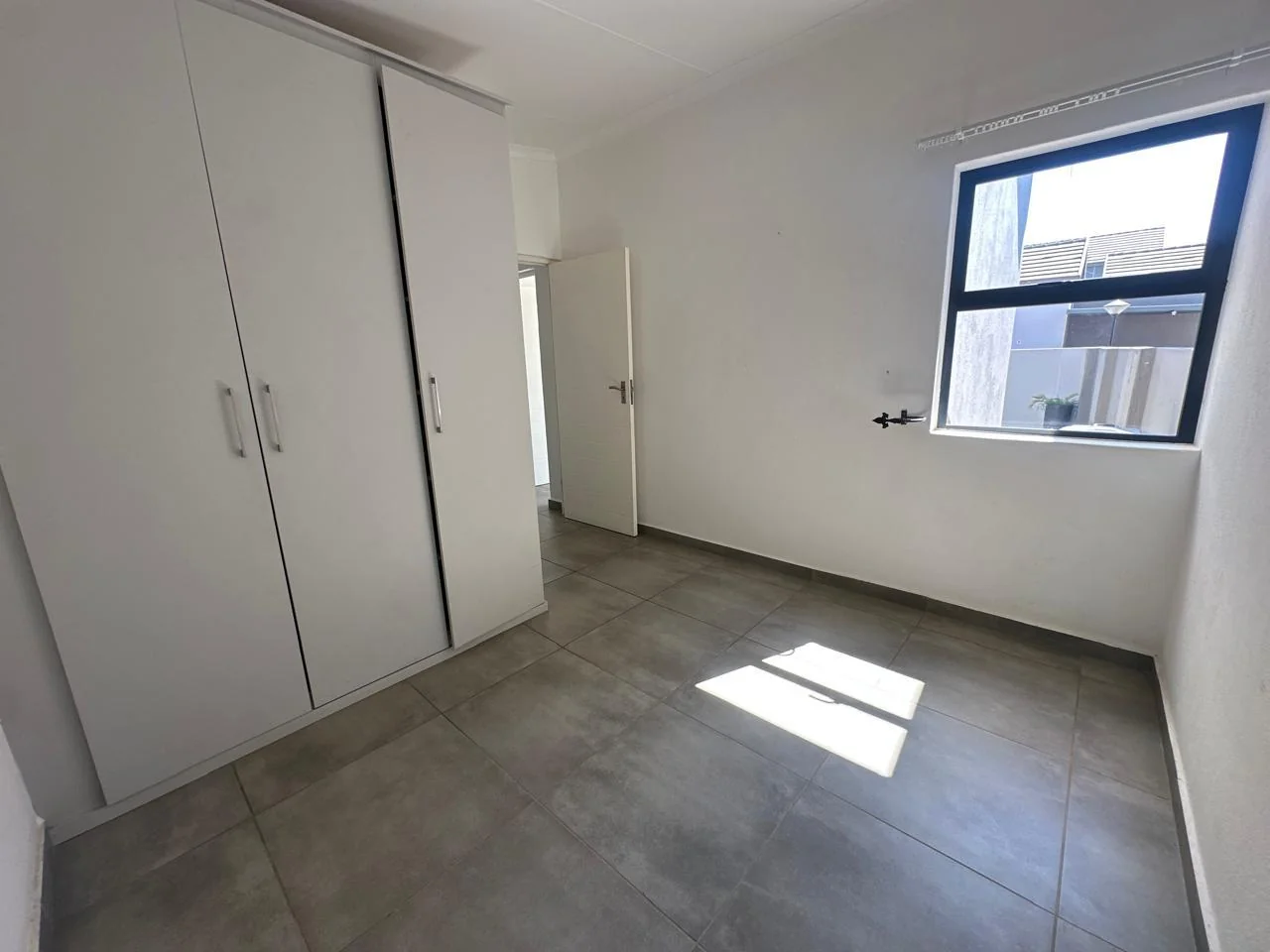 SMART LIVING, PRIME LOCATION, READY NOW!