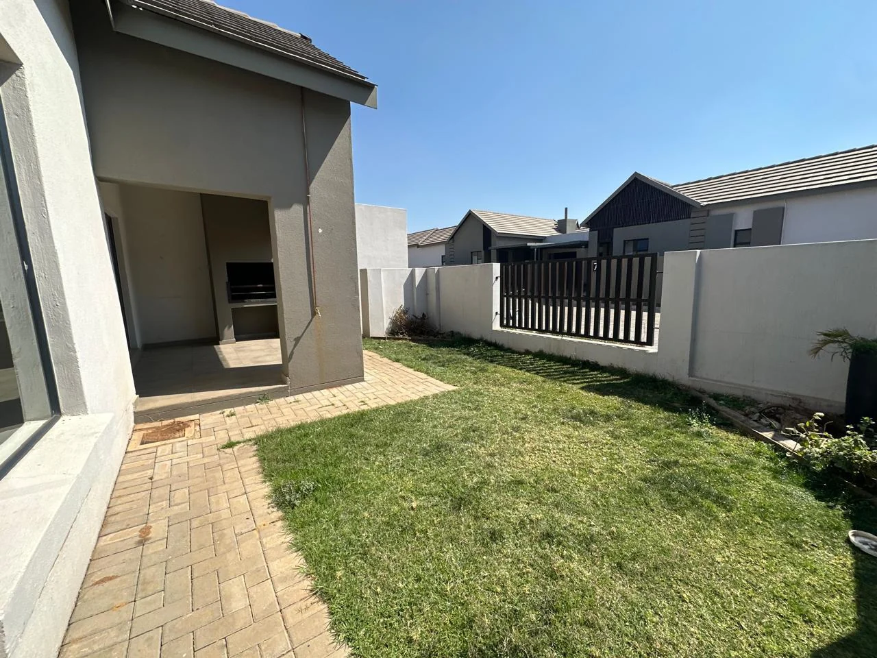 SMART LIVING, PRIME LOCATION, READY NOW!