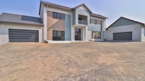 Blue Hills Equestrian Estate, Midrand