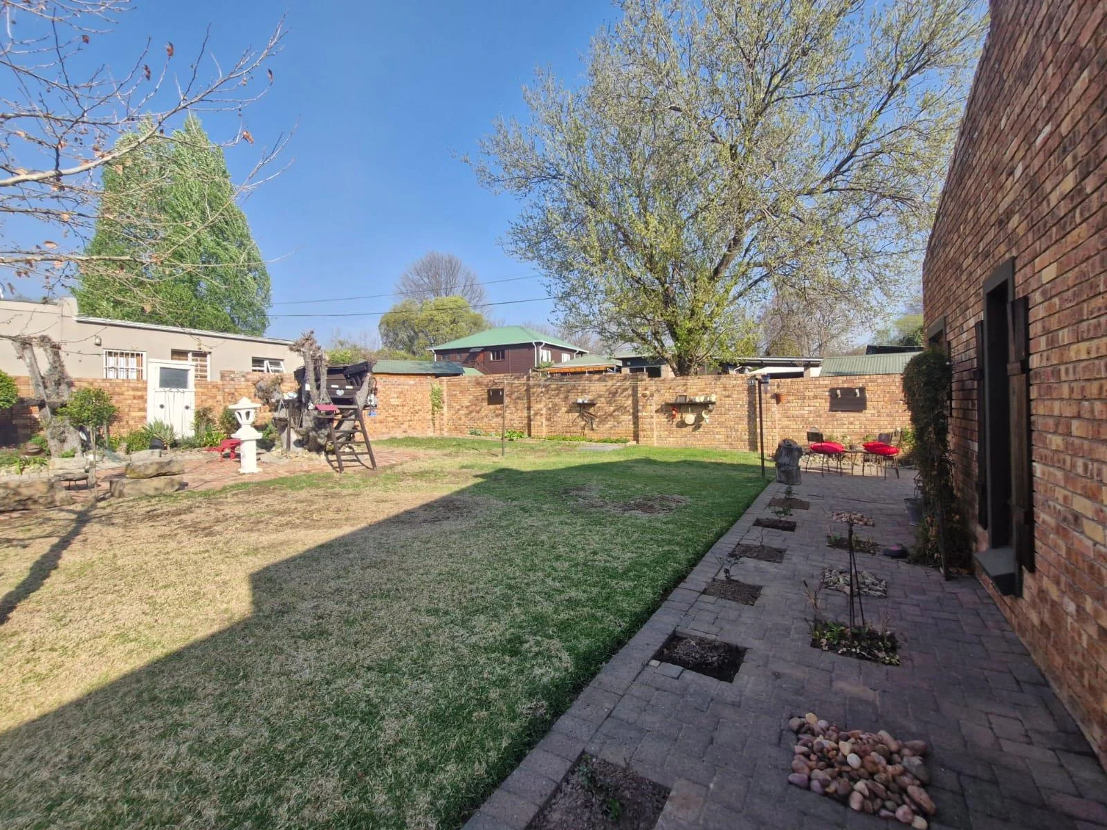 Character filled home with scenic Kloof views in La Provance