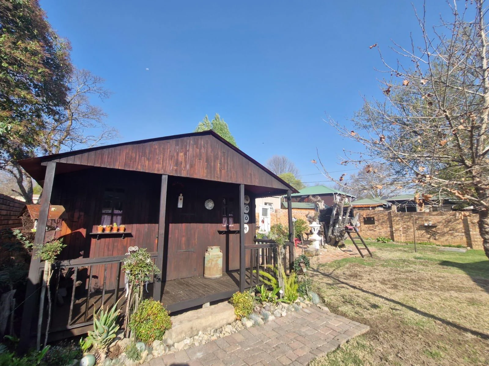 Character filled home with scenic Kloof views in La Provance