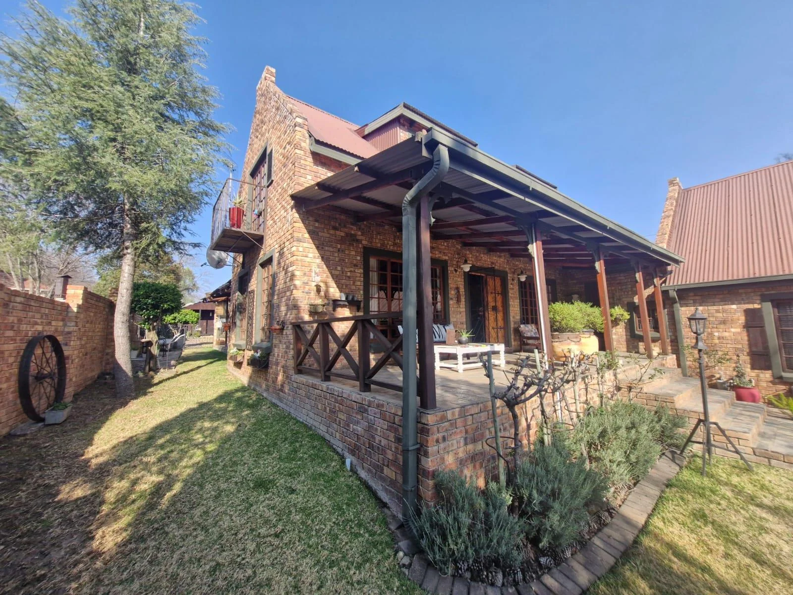 Character filled home with scenic Kloof views in La Provance