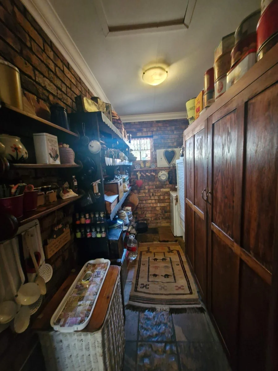 Character filled home with scenic Kloof views in La Provance