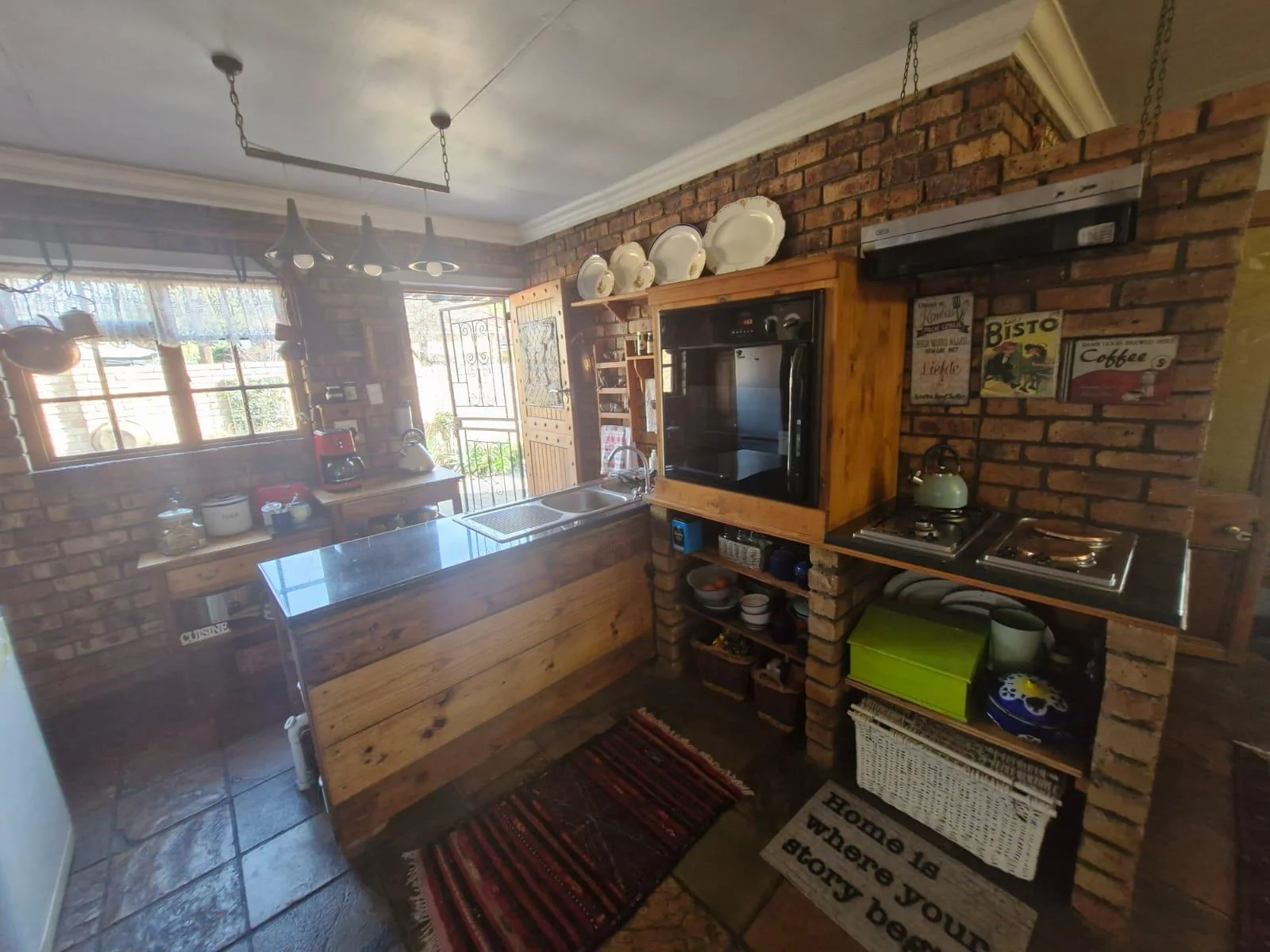 Character filled home with scenic Kloof views in La Provance