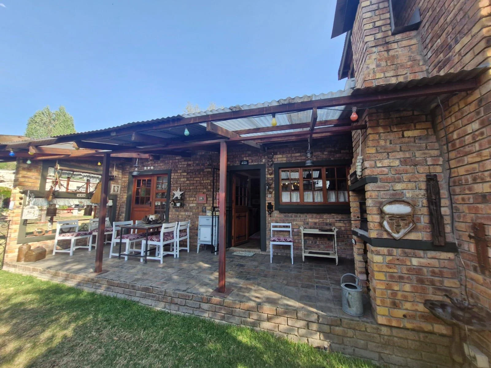 Character filled home with scenic Kloof views in La Provance