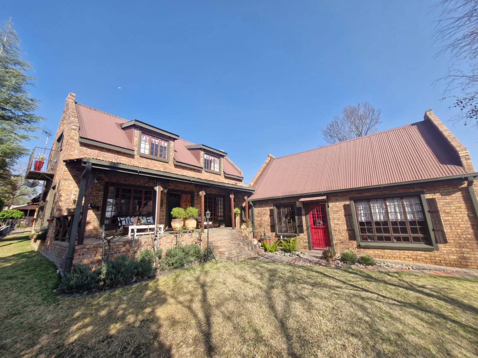 Character filled home with scenic Kloof views in La Provance