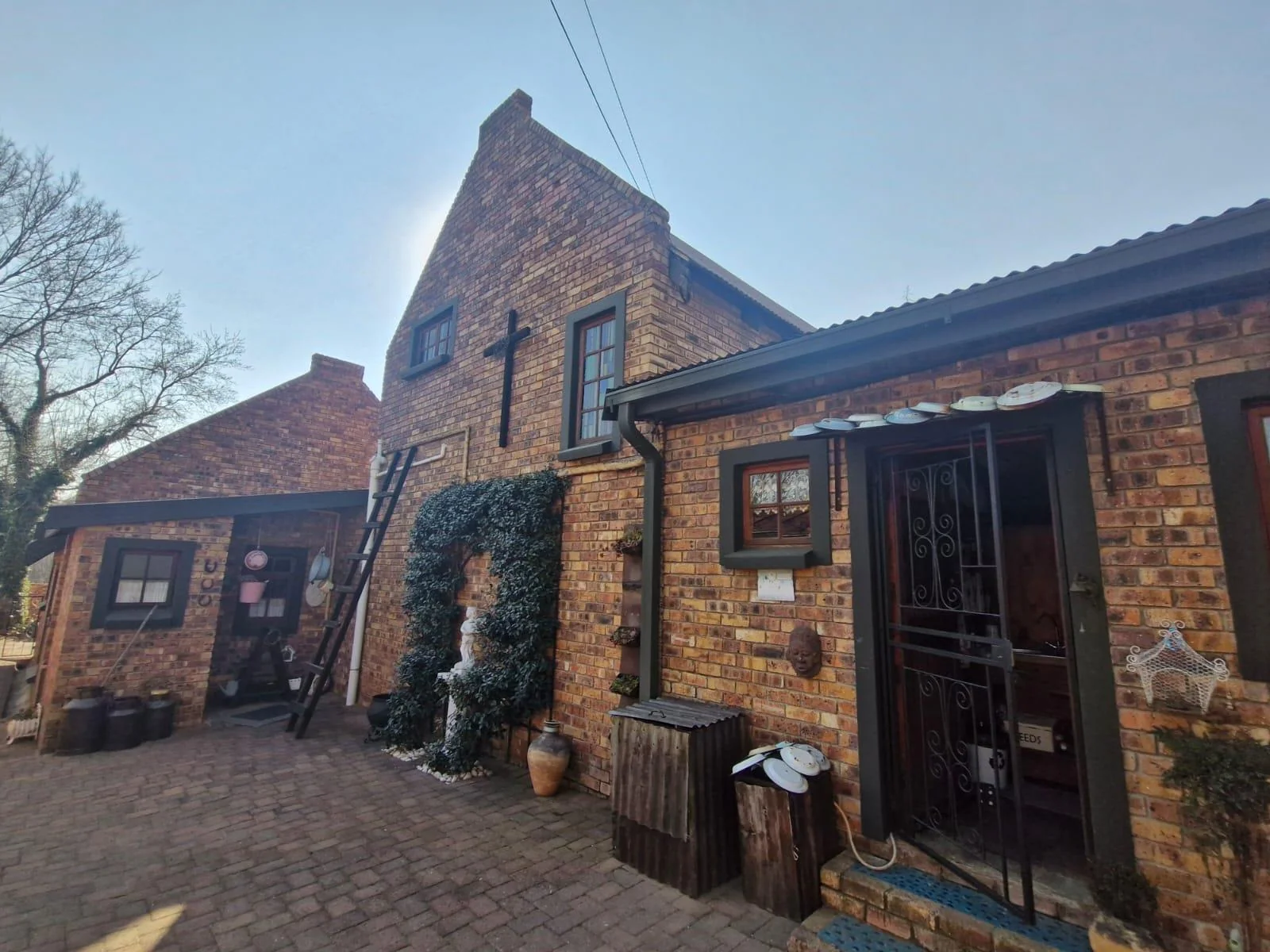 Character filled home with scenic Kloof views in La Provance