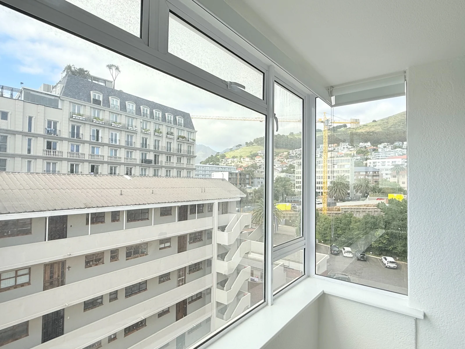 Sunny and spacious 2 bed with views in prime location.