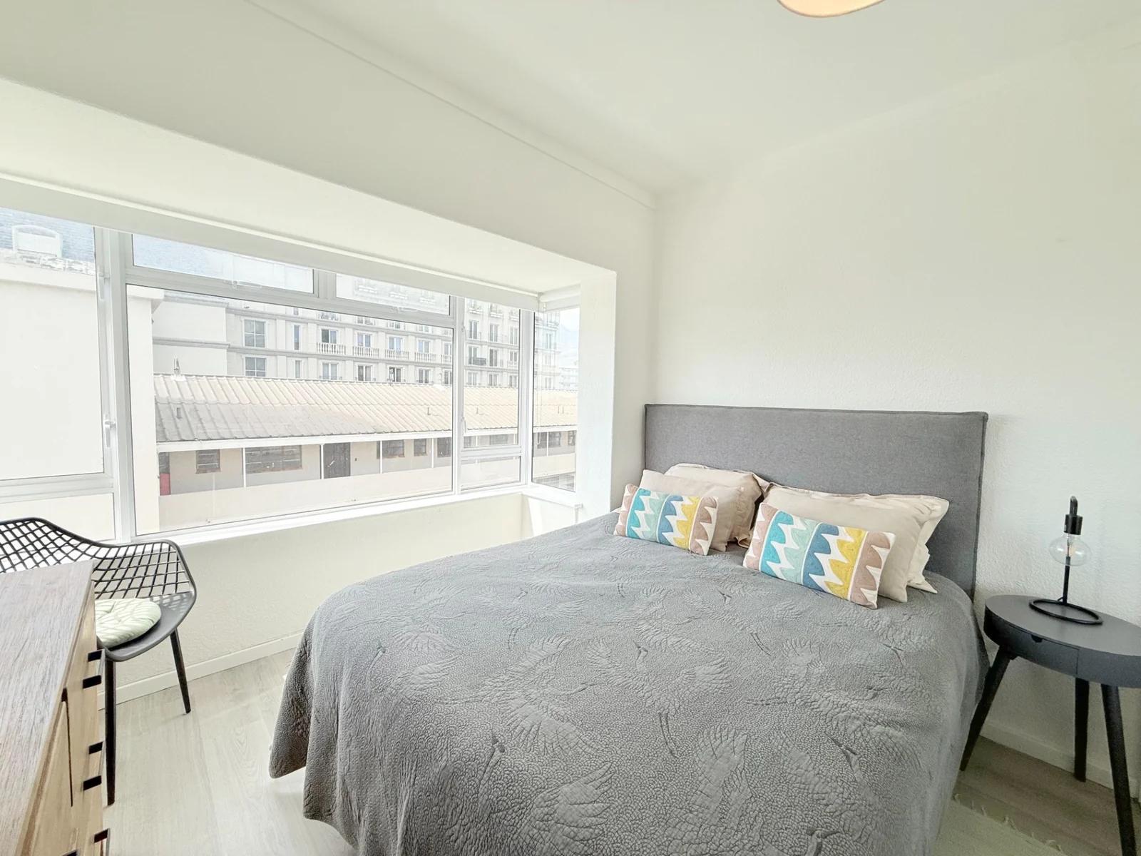 Sunny and spacious 2 bed with views in prime location.