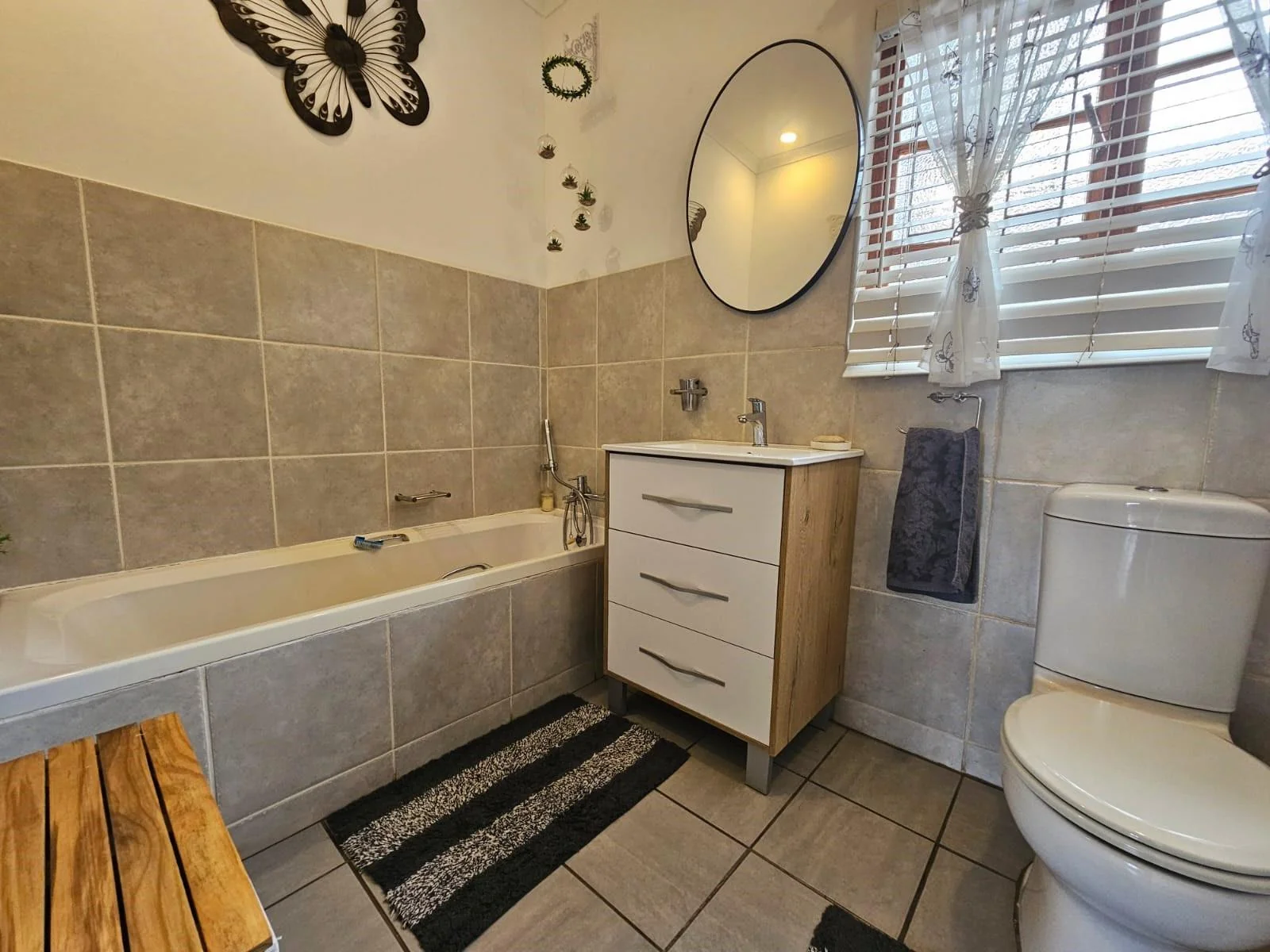 Tranquil and neat 3 bedroomed home in Grantham Park