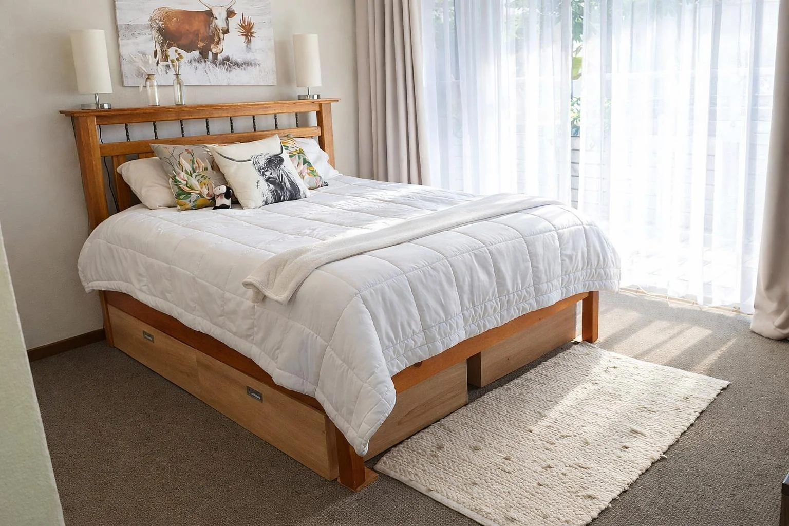 On Show 18th April from 11am - 13h00 :<br/>Modern Double-Storey Family Home with Solar, Water Tanks and Beautiful Garden.