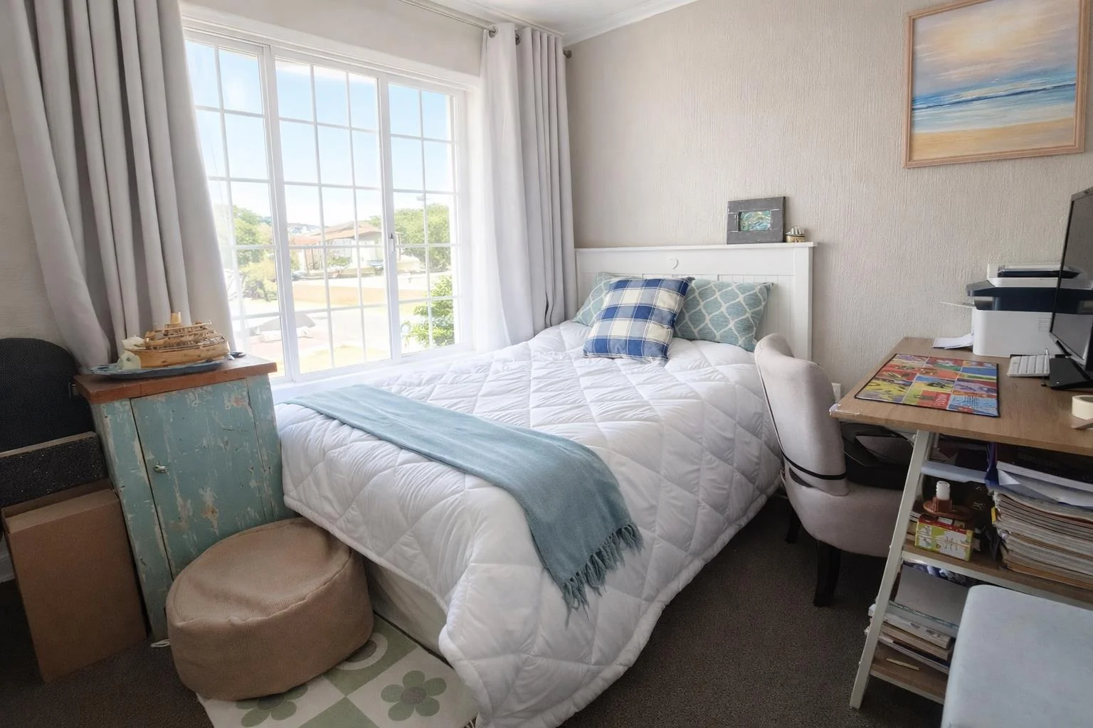 On Show 18th April from 11am - 13h00 :<br/>Modern Double-Storey Family Home with Solar, Water Tanks and Beautiful Garden.