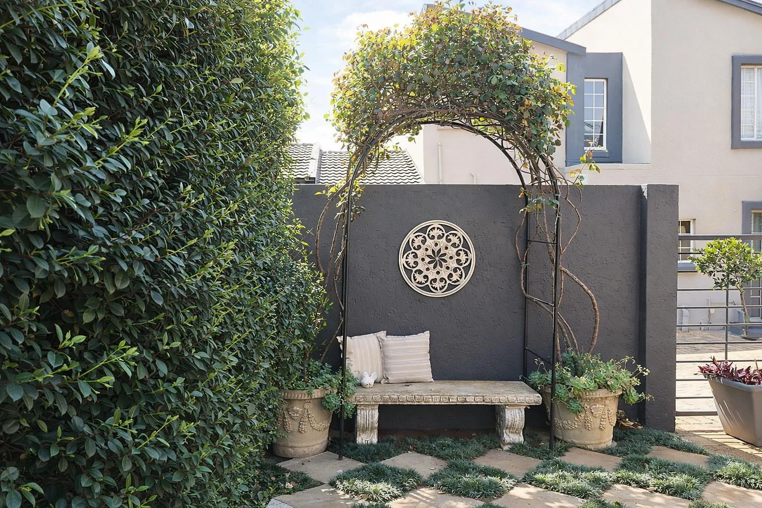 On Show 18th April from 11am - 13h00 :<br/>Modern Double-Storey Family Home with Solar, Water Tanks and Beautiful Garden.