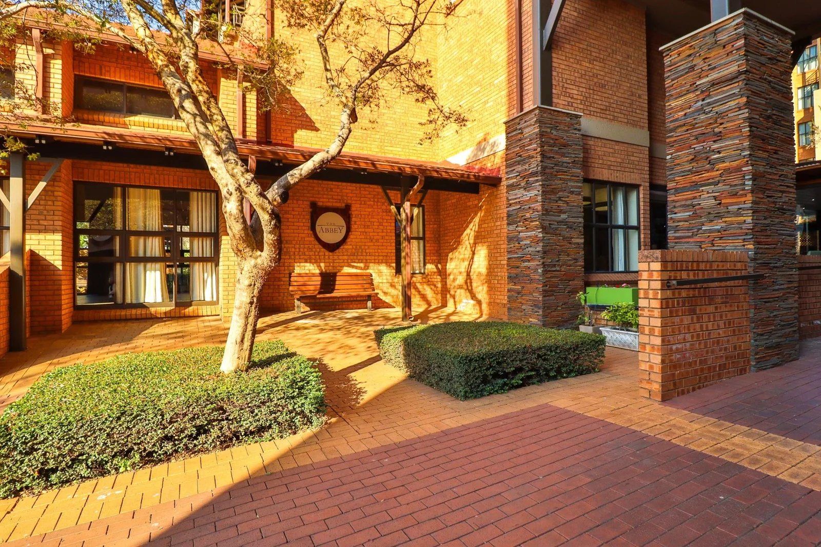 RETIREMENT LIVING AT IT'S BEST!!