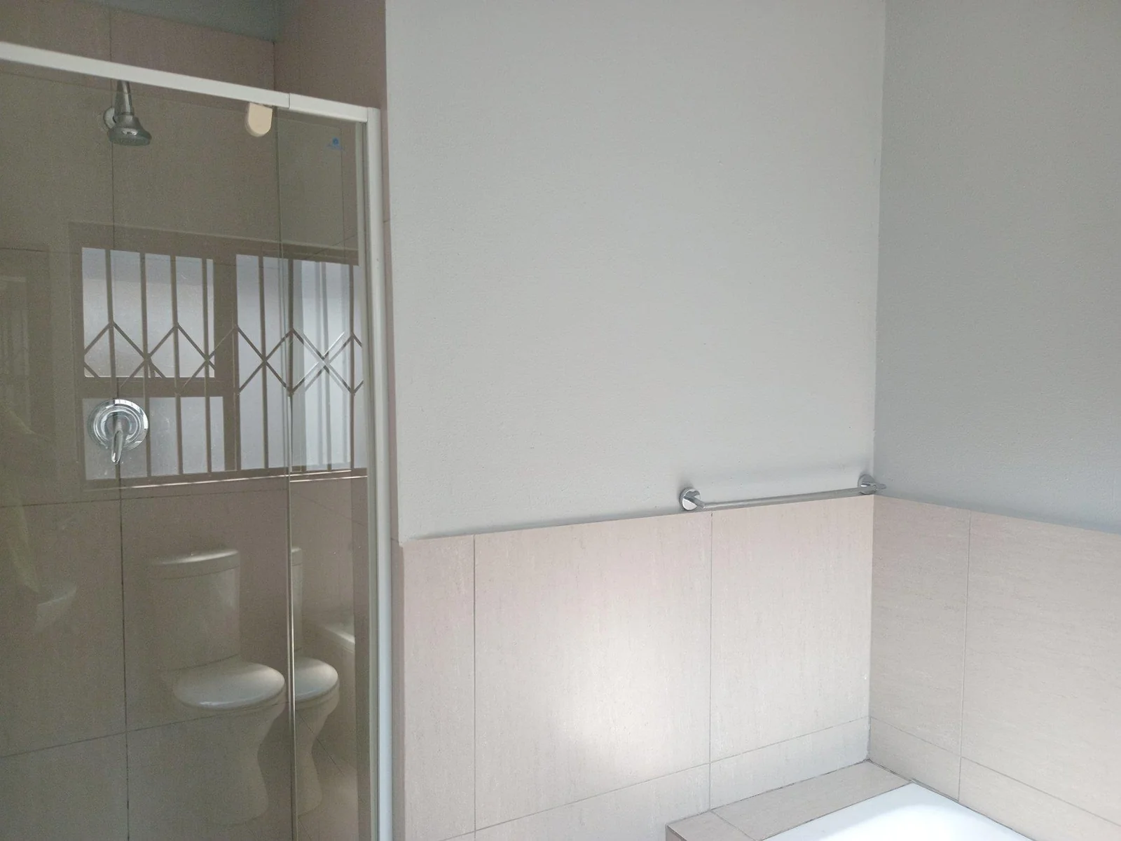 A  decent 3 bed 2 bath family house