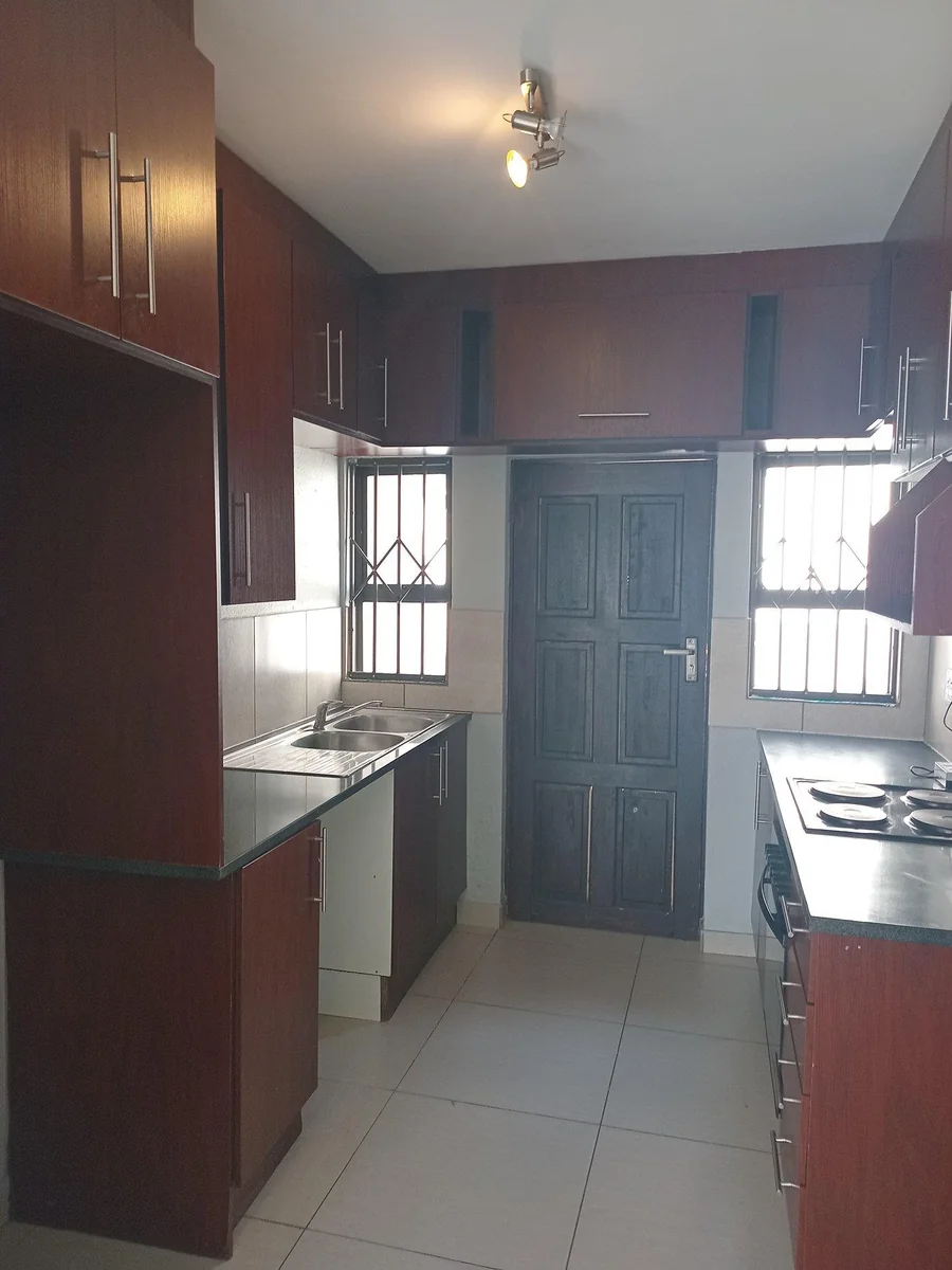 A  decent 3 bed 2 bath family house