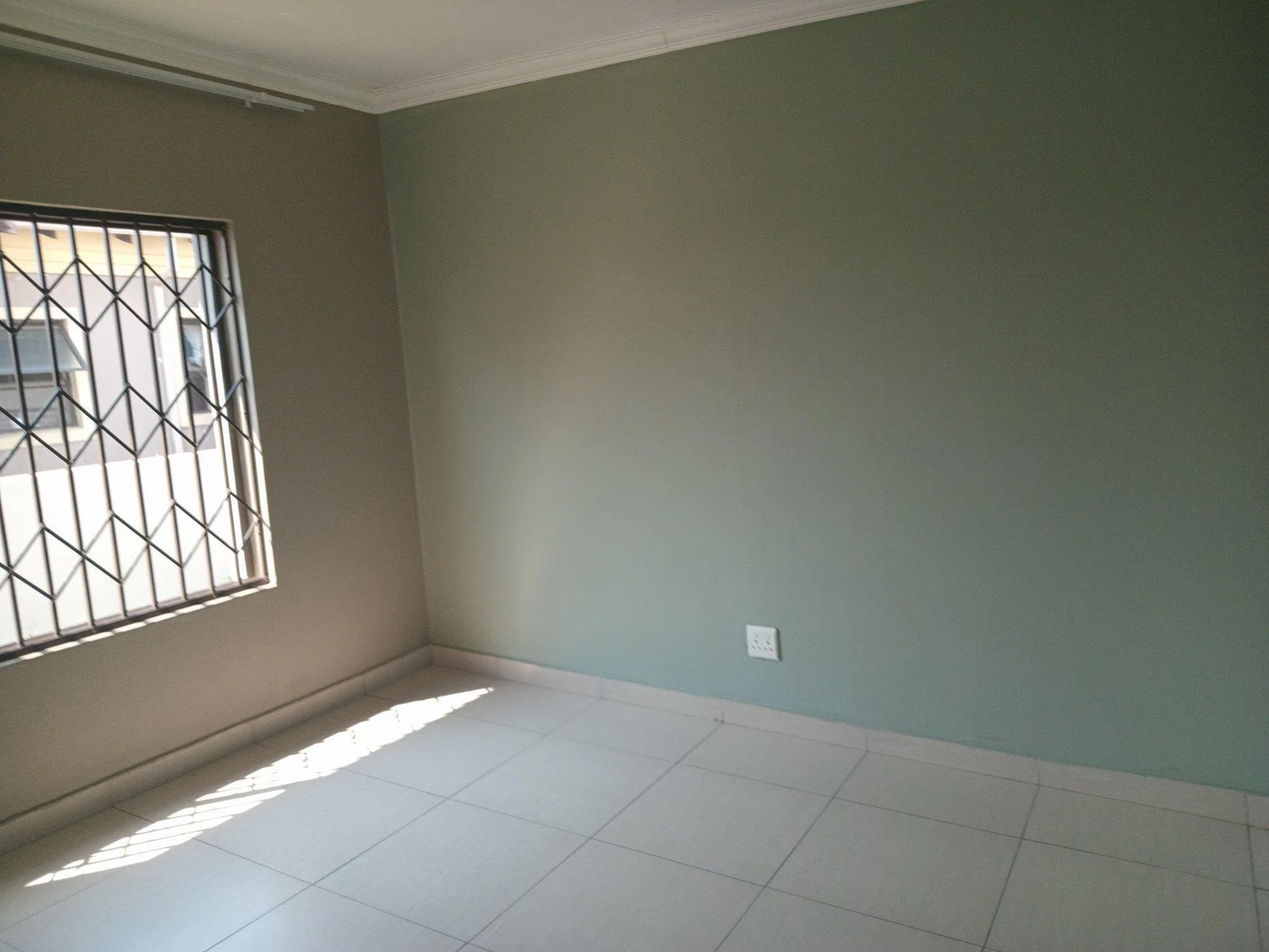 A  decent 3 bed 2 bath family house