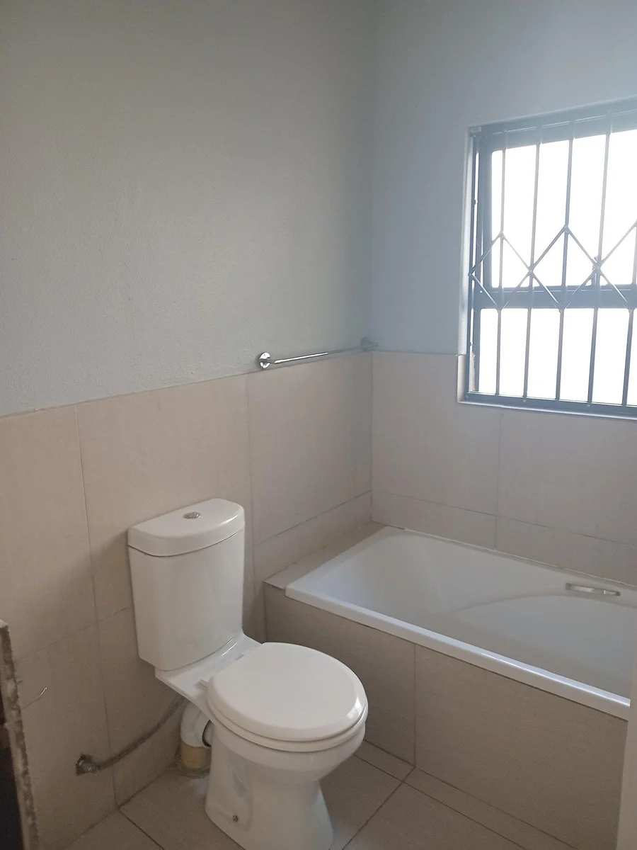 A  decent 3 bed 2 bath family house