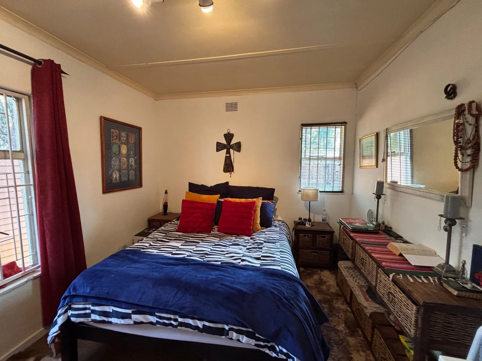 NEW LISTING ...... HOUSE WITH FLAT AND BOREHOLE!