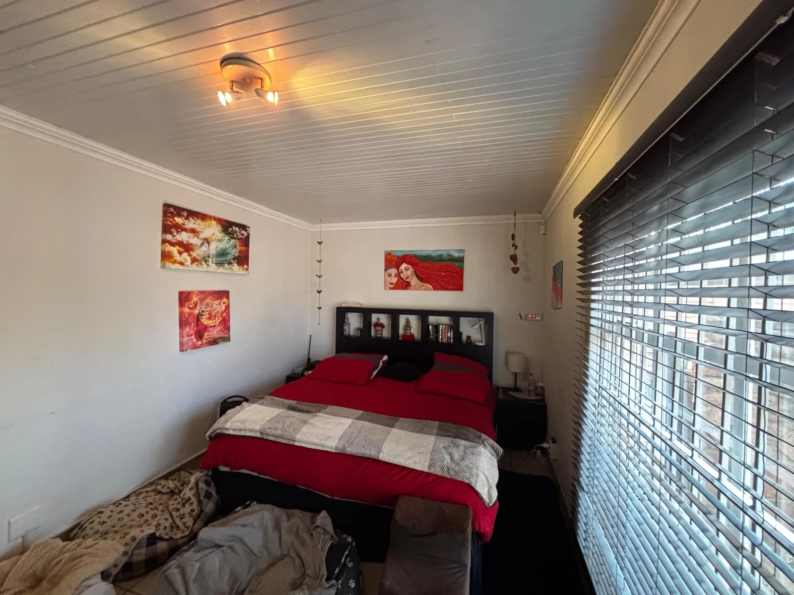 NEW LISTING ...... HOUSE WITH FLAT AND BOREHOLE!