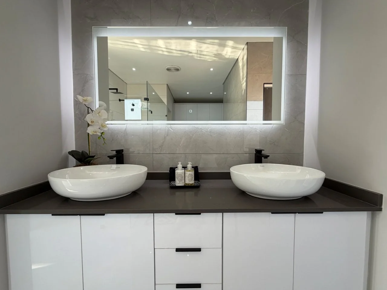 Brand-new modern TURNKEY PROPERTY AVAILABLE, on a corner stand  in Fountain Brook Estate.