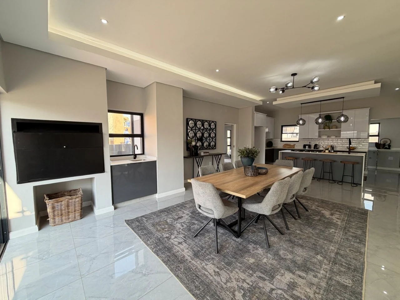 Brand-new modern TURNKEY PROPERTY AVAILABLE, on a corner stand  in Fountain Brook Estate.
