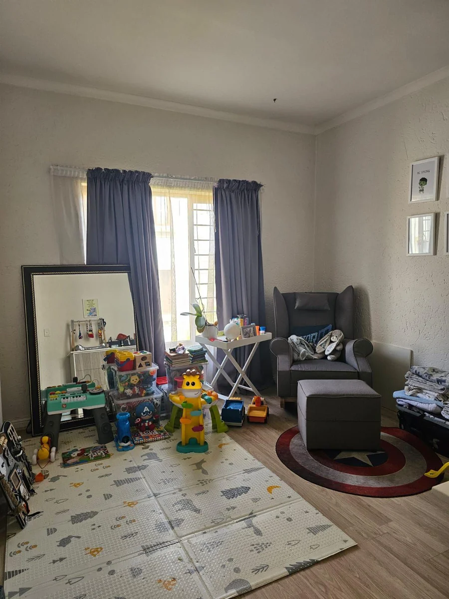 A Sunny, Stylish Loft Apartment You’ll Fall in Love With, 2 Bedrooms, 2 Balconies in Silvamonte Village