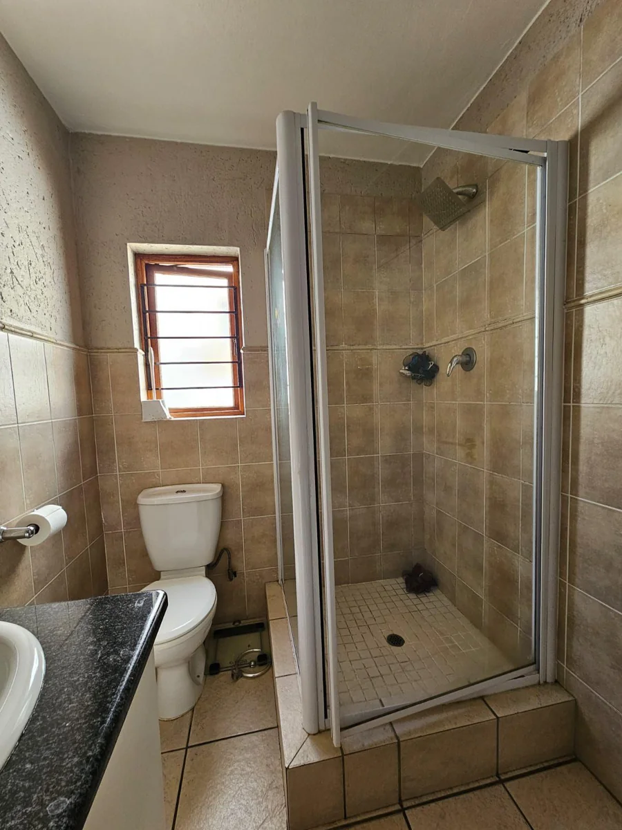 A Sunny, Stylish Loft Apartment You’ll Fall in Love With, 2 Bedrooms, 2 Balconies in Silvamonte Village