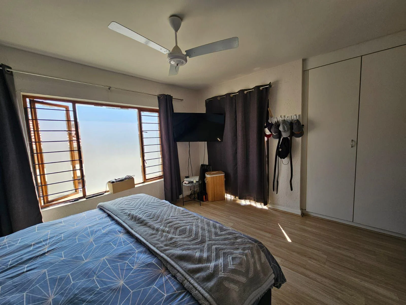 A Sunny, Stylish Loft Apartment You’ll Fall in Love With, 2 Bedrooms, 2 Balconies in Silvamonte Village