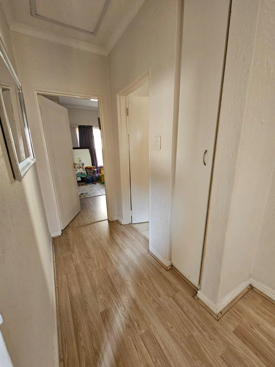 A Sunny, Stylish Loft Apartment You’ll Fall in Love With, 2 Bedrooms, 2 Balconies in Silvamonte Village