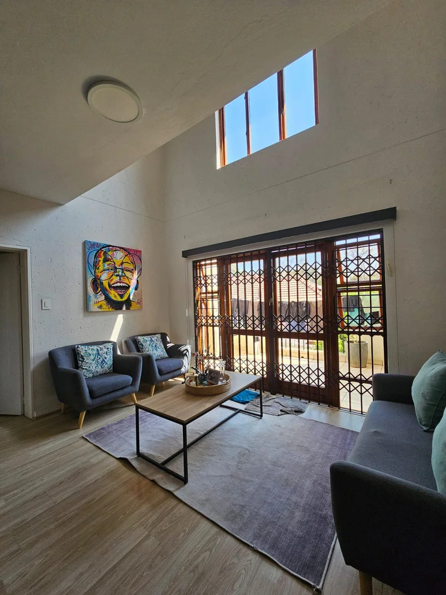 A Sunny, Stylish Loft Apartment You’ll Fall in Love With, 2 Bedrooms, 2 Balconies in Silvamonte Village