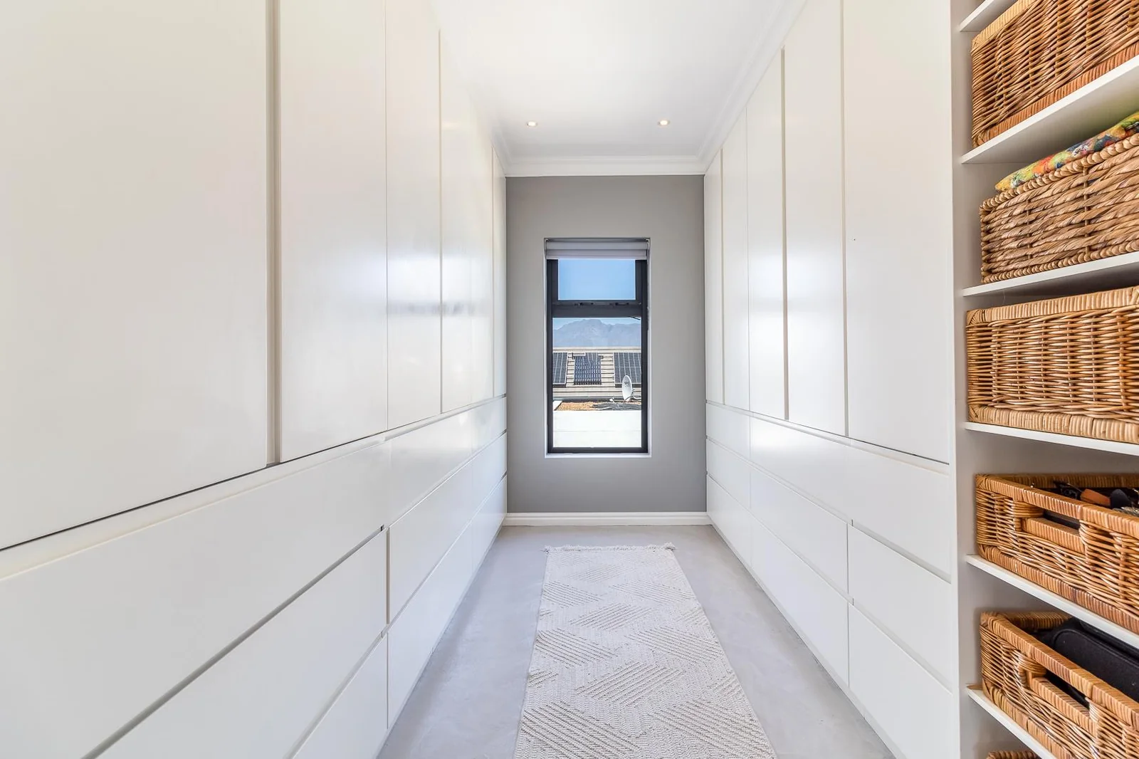 Exquisite 4 Bedroom Home in Val de Vie Estate