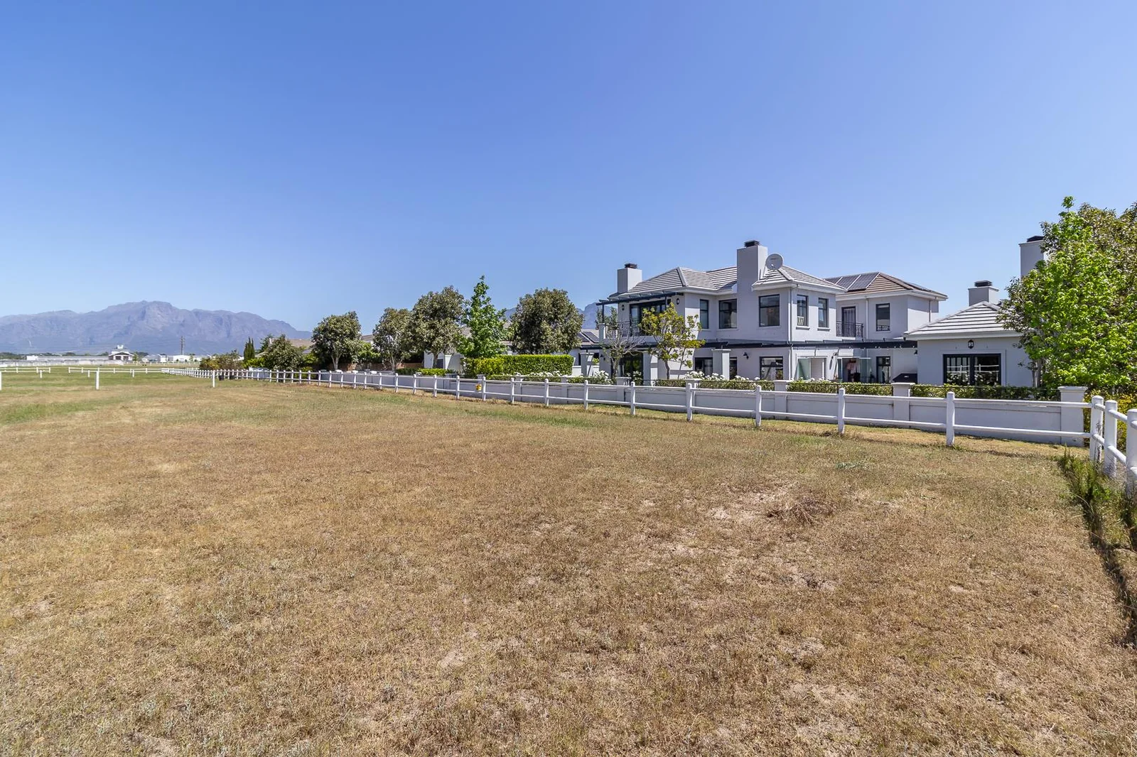 Exquisite 4 Bedroom Home in Val de Vie Estate